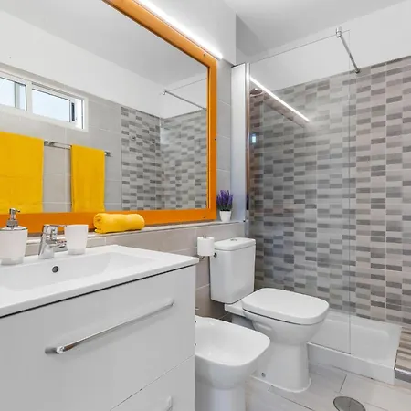 12. Comfortable In Americas * Playa de las Américas